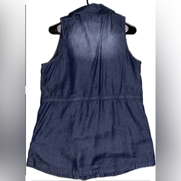 MAURICES DENIM VEST— (MED) - Picture 3 of 12